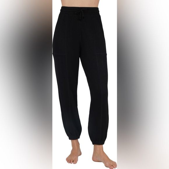 Yogalicious Pants - (246) YOGALICIOUS Waffle Knit Brushed Joggers. Size medium.
